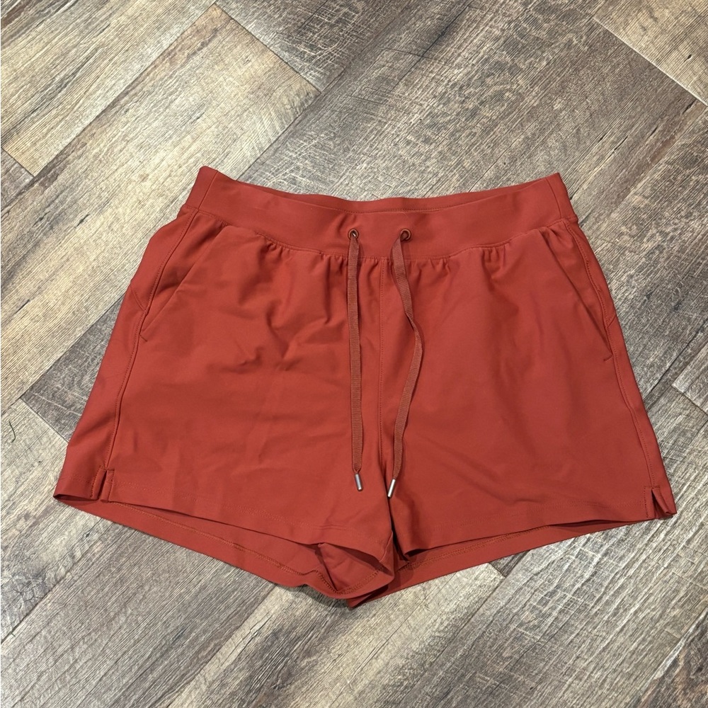 Old Navy size M shorts
